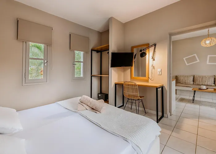 Iphigenia Mythic Retreat Herszonisszosz